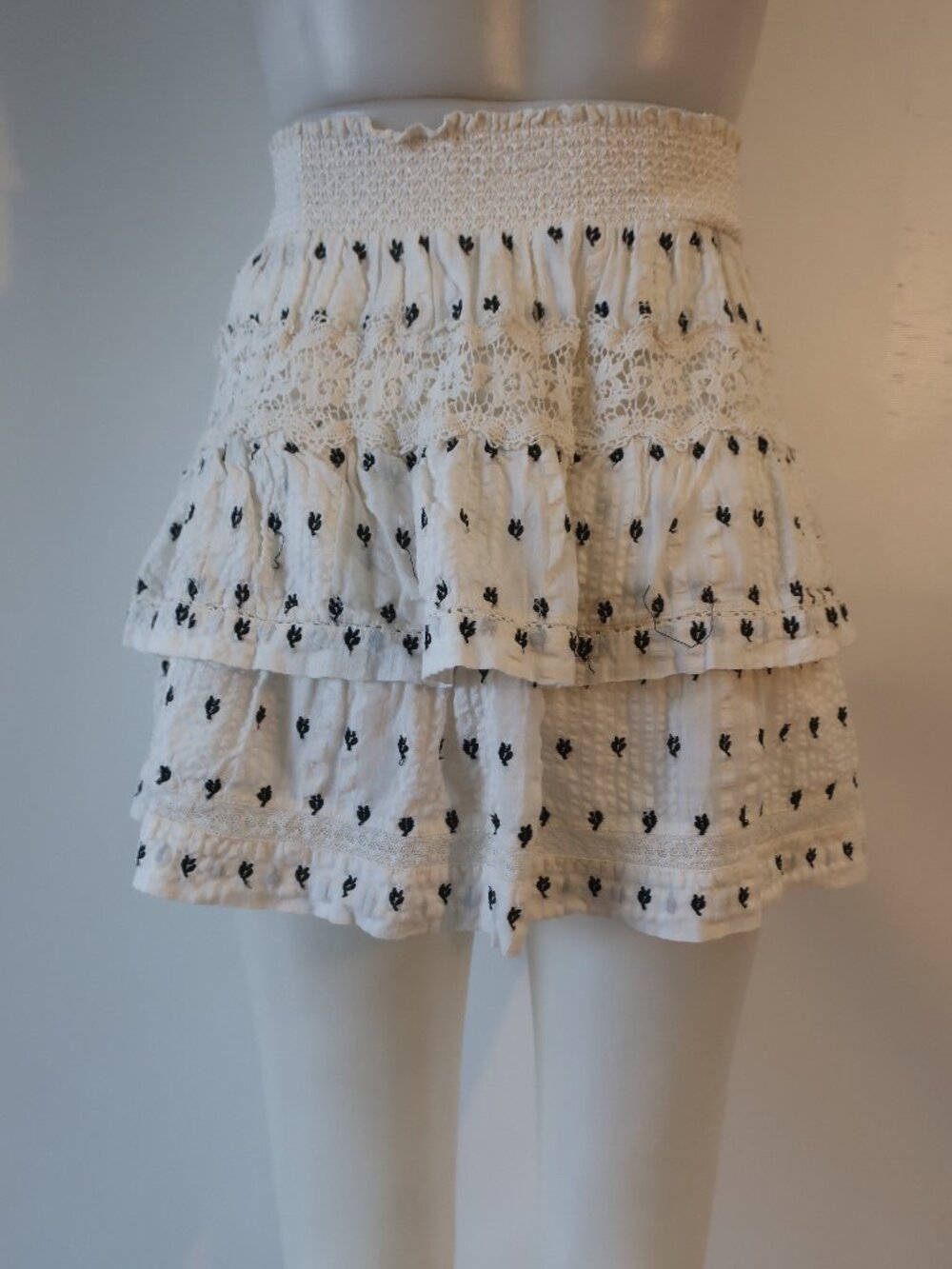 Womens LoveShackFancy Taylor Ivory Black (Item-418) Smocked Waist Mini Skirt S - Picture 3 of 8